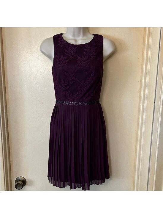 Speechless Dresses & Skirts - Speechless Lace Pleated Mini Dress in Rich Purple size 7 juniors